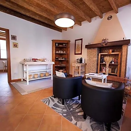 Casa Manfredi Bed & Breakfast