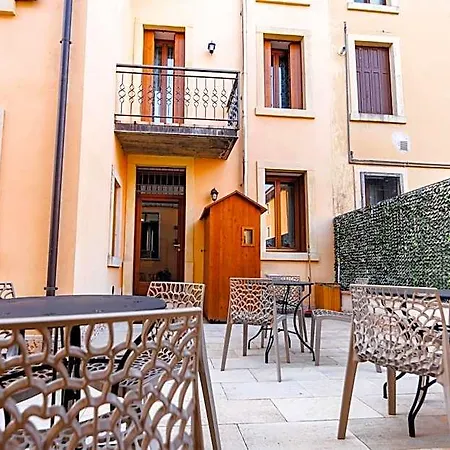 Bed & Breakfast Casa Manfredi 4*